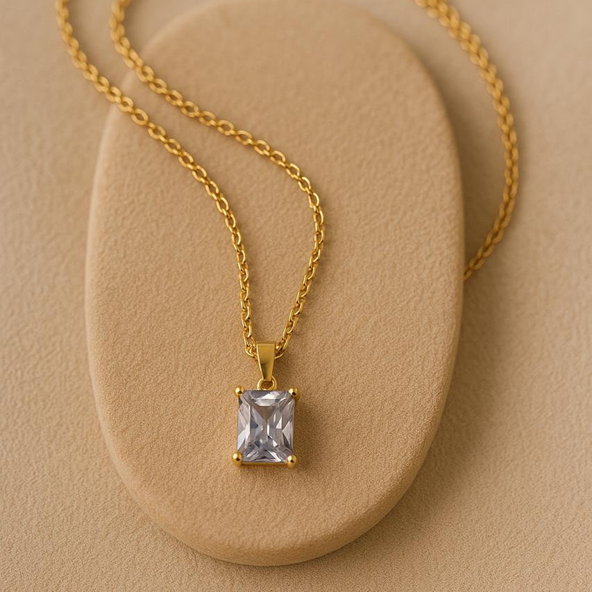 Serien Pendant Necklace